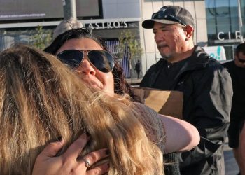 Dad who flew to LAX to find missing daughter Hannah Kobayashi dies by suicide near airport